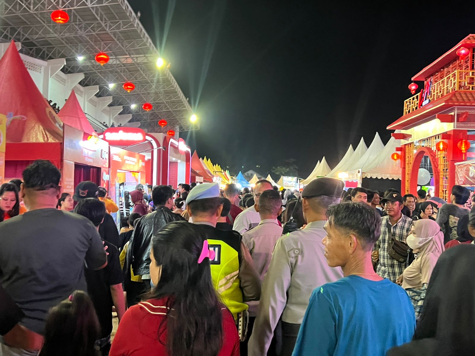 Pengamanan Ketat Mengawal Pentas Seni Budaya dan Expo UMKM Imlek 2576 di Singkawang