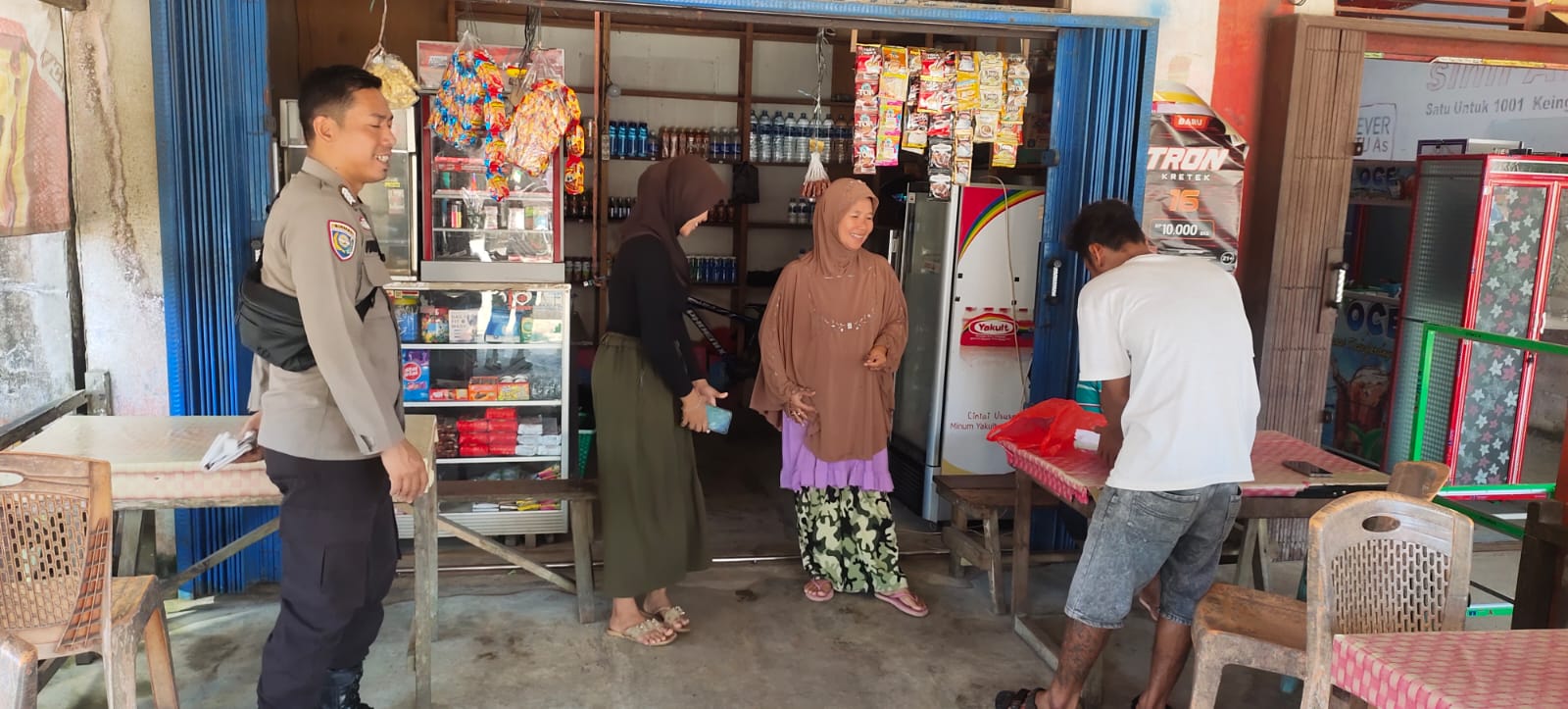 Cegah potensi gangguan , personil Polsek Mempawah Hulu laksanakan patroli dan sampaikan himbauan kamtibma