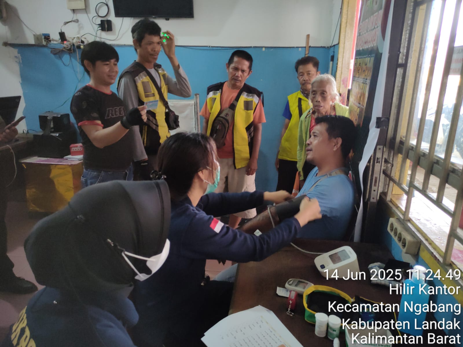 Menyambut HUT Bhayangkara 1Juli“Polres Landak Peduli, Pengemudi Ojol dan Sopir Angkutan Dapat Layanan Kesehatan Gratis”