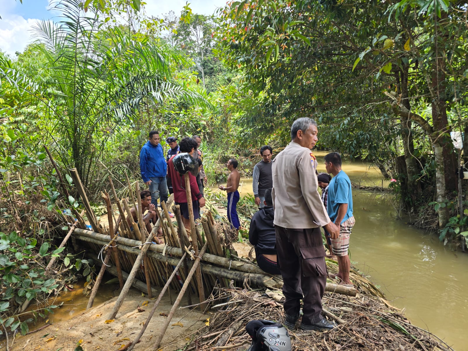 Respons Cepat, Polsek Sekadau Hulu Lakukan Pengecekan dan Pencegahan PETI di Nanga Biaban