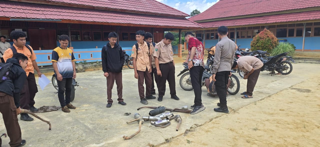 Razia Mendadak di SMAN 3 Mandor, 14 Motor Knalpot Brong Ditindak di Tempat