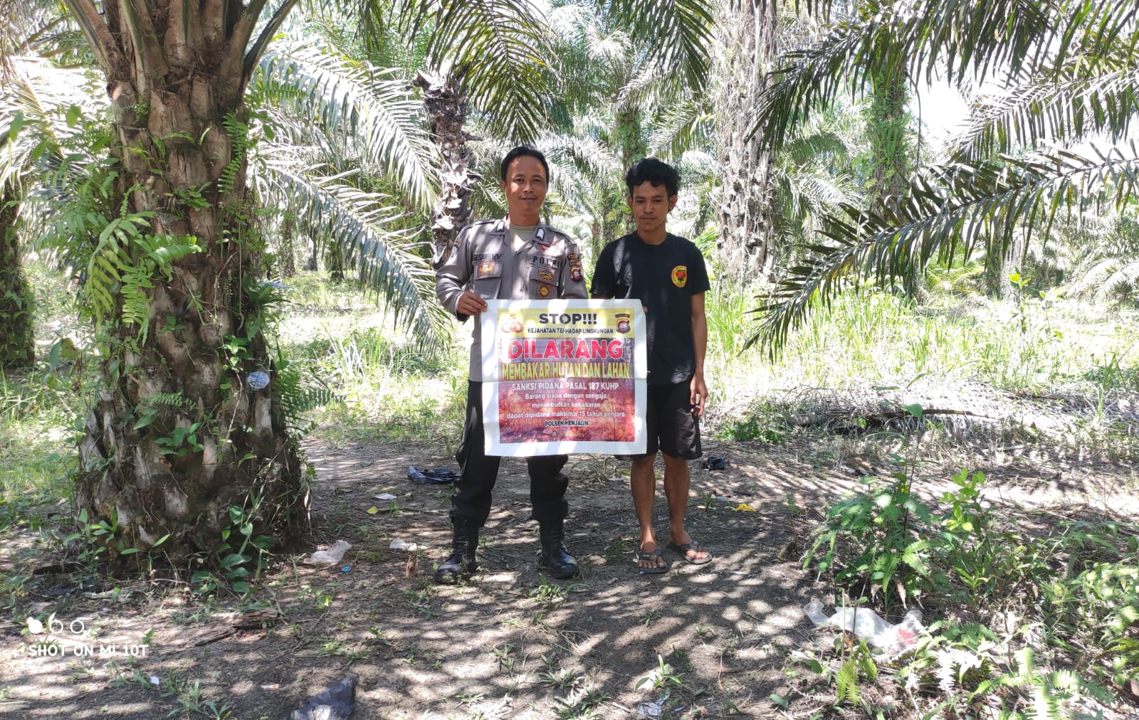 Bhabinkamtibmas Polsek Menjalin Intensifkan Himbauan Karhutla kepada Warga