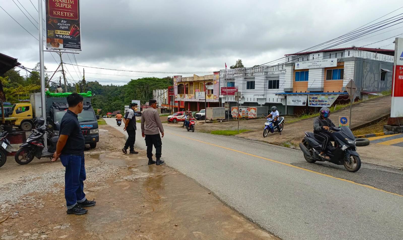 Polres Sanggau Pastikan Perayaan Paskah di Gereja Gepembri Aman dan Lancar