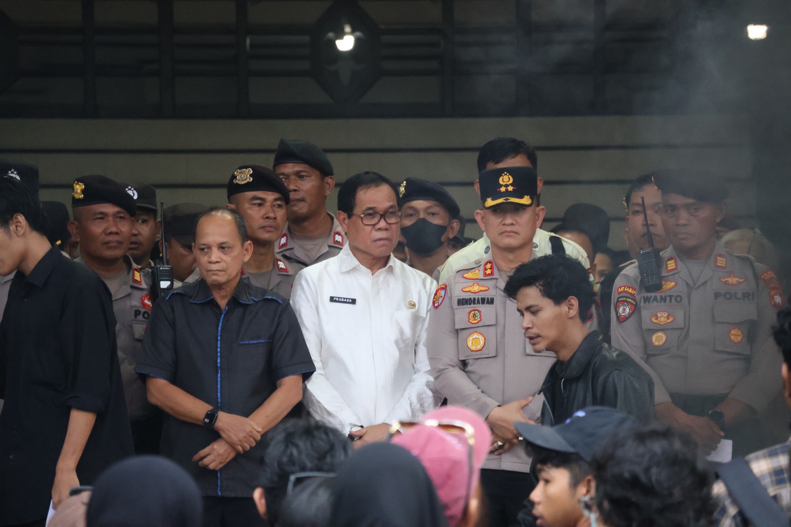 Wakapolresta Pontianak Pimpin Pengamanan Aksi Unjuk Rasa BEM Untan di DPRD Kalbar