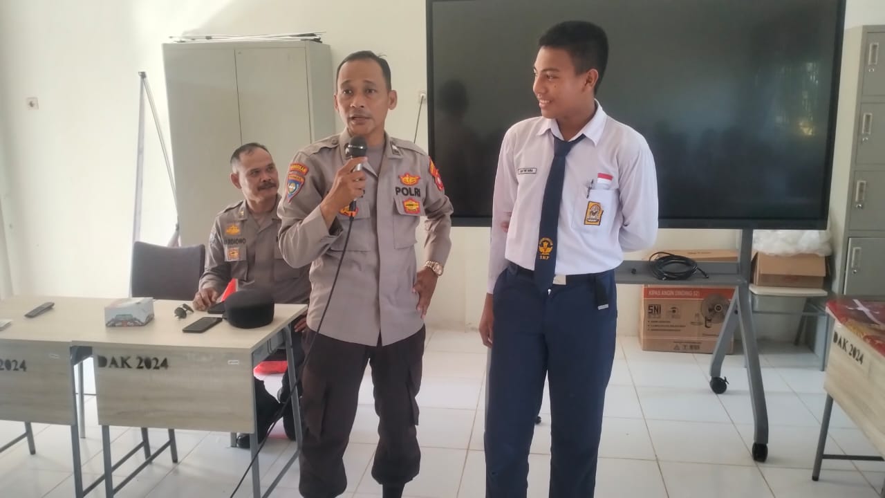Polisi Hadir di Sekolah, RAPIMAS Jadi Wadah Edukasi Siswa SMPN 12 Singkawang