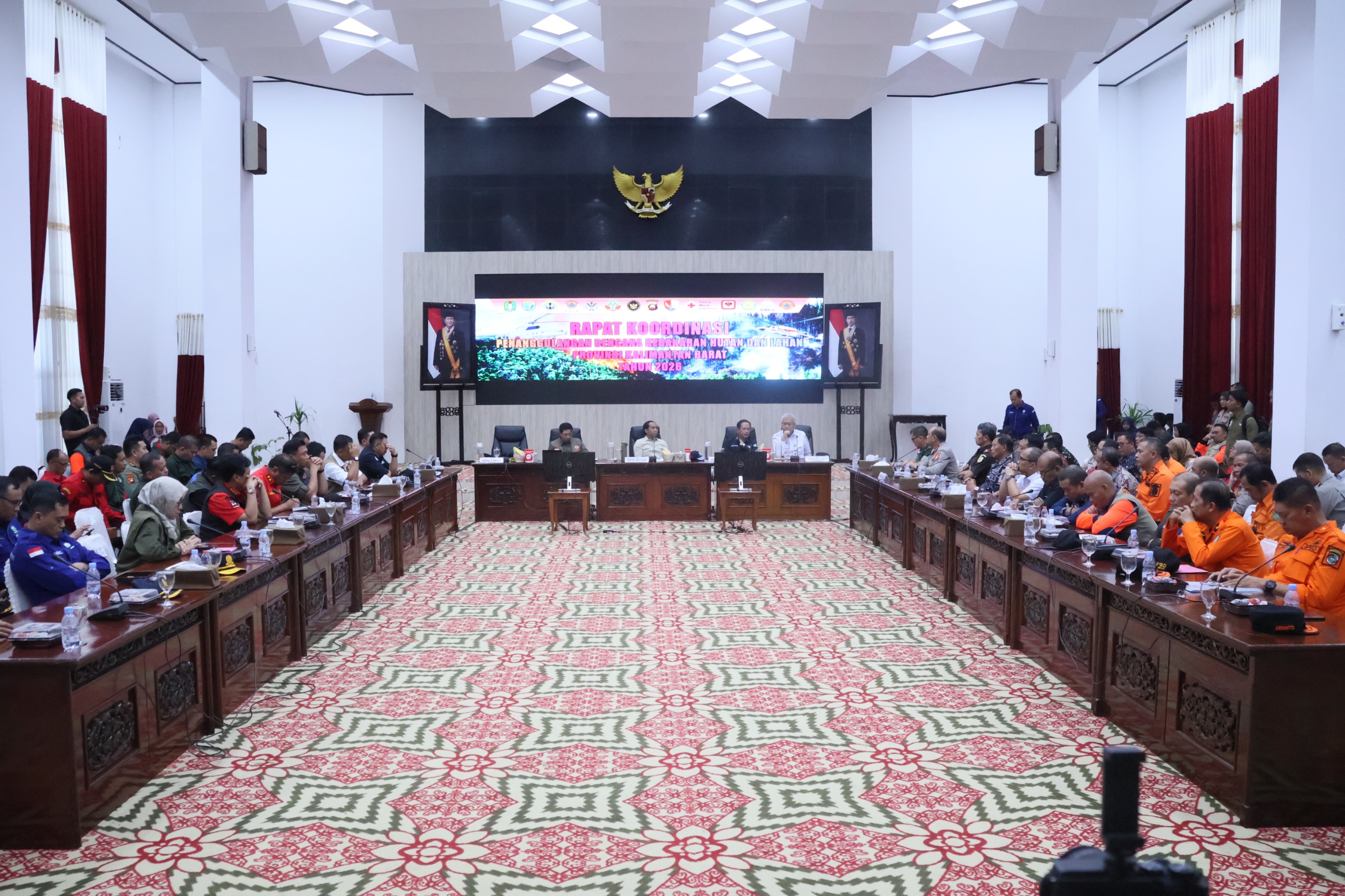 Menteri Kehutanan Pimpin Rakor Karhutla di Kalbar, Kapolda Kalbar Tegaskan Komitmen Penegakan Hukum Tanpa Pandang Bulu