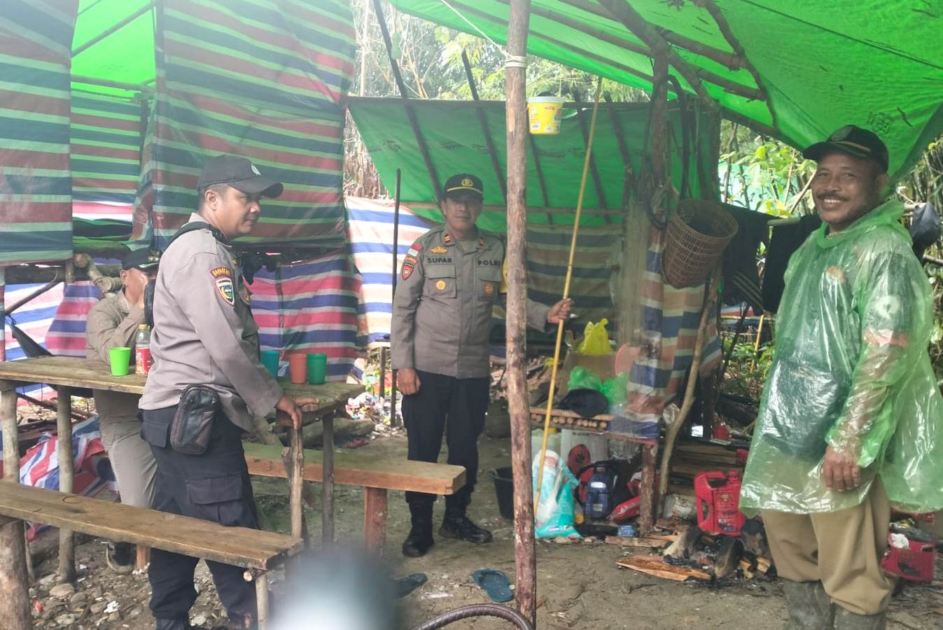 Aktivitas PETI Marak, Polsek Meliau Beri Peringatan Tegas di Lapangan