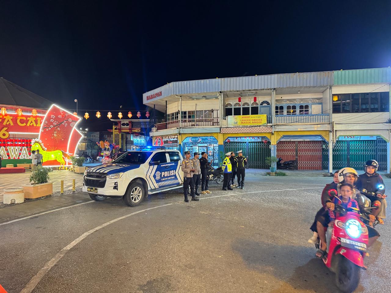 Hadir di Tengah Malam, Polisi Pastikan Kota Singkawang Tetap Aman dan Kondusif