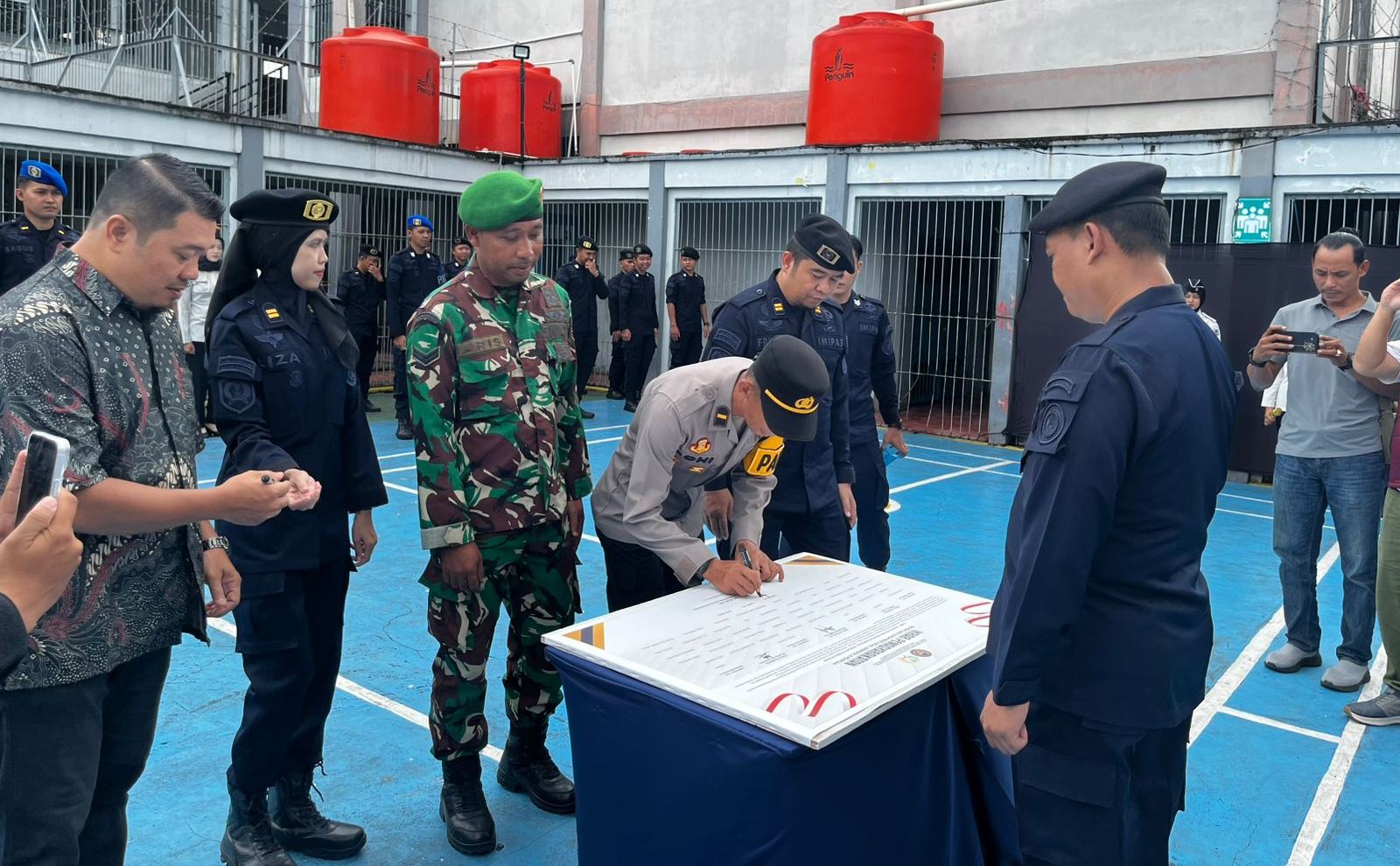 Cegah Narkoba dan Handphone Ilegal, Rutan Sanggau Gelar Ikrar Bersama dan Razia Hunian