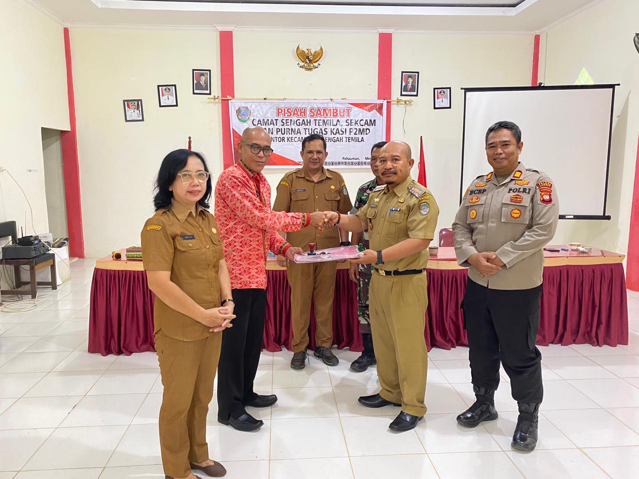 Kapolsek Sengah Temila Hadiri Pisah Sambut, Perkuat Sinergi Forkopimcam