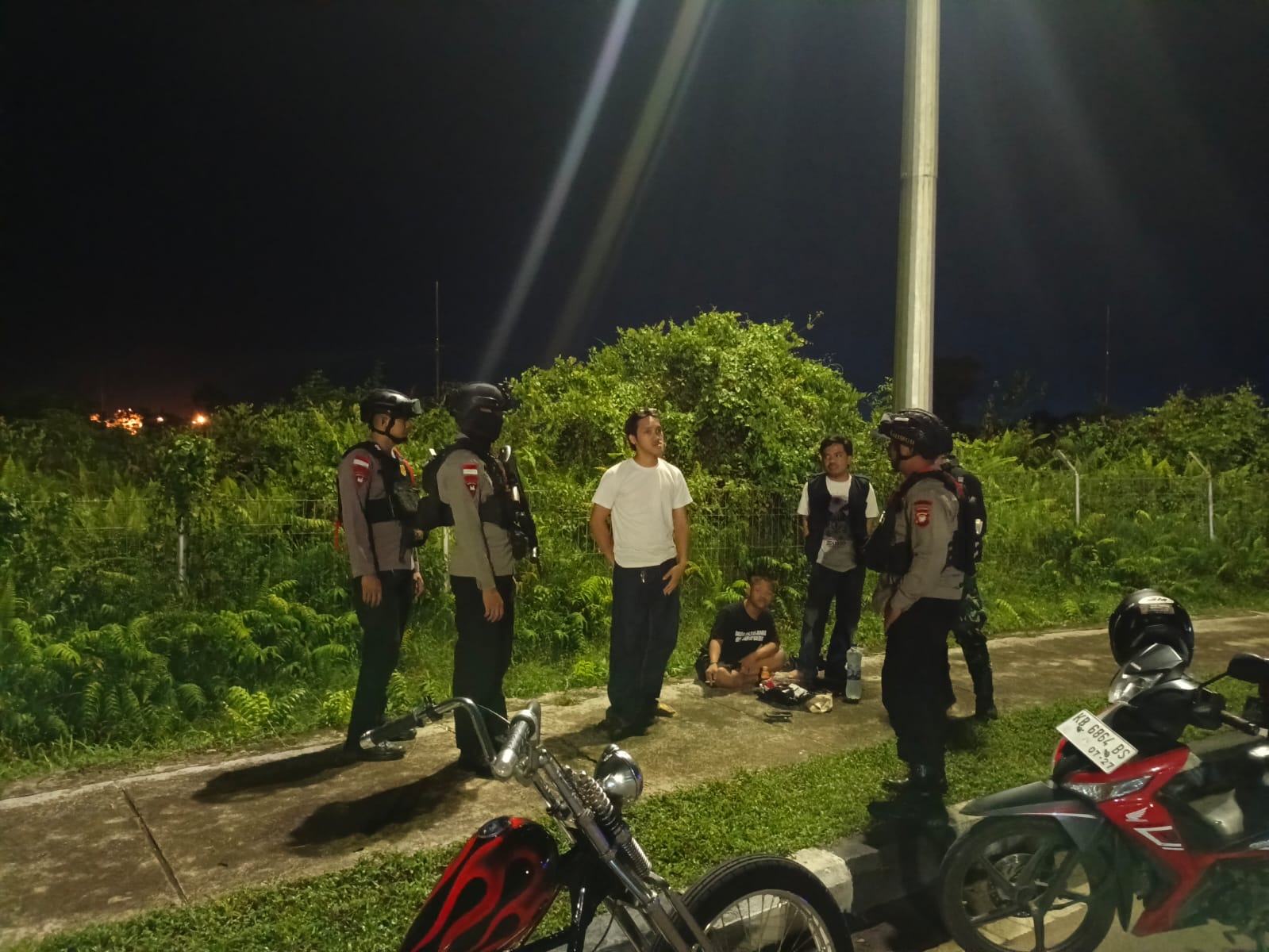 Patroli harkamtibmas Satbrimob Polda Kalbar cara Polri menekan angka kriminalitas dan upaya memberikan rasa aman dan nyaman kepada masyarakat Provinsi Kalbar