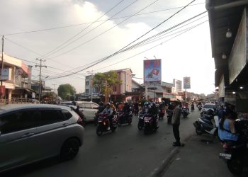 Polres Singkawang Hadir di Tengah Aktivitas Pagi Warga, Pastikan Lalu Lintas Tetap Aman dan Lancar