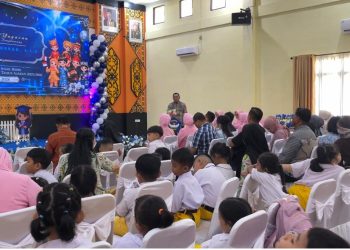 Wisuda TK Kemala Bhayangkari 04 Singkawang, Momen Haru Mengantar Langkah Baru Generasi Penerus Bangsa