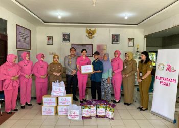 Kisah Kehangatan di Panti Mulia Dharma, Saat Personel Polres Kubu Raya Larut dalam Dialog Bersama Lansia