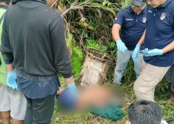Inafis Satreskrim Polres Sekadau Lakukan Olah TKP Penemuan Mayat di Dusun Selabi