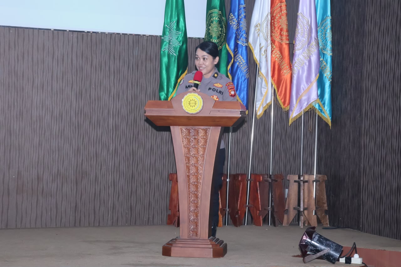 Polda Kalbar Edukasi Mahasiswa Baru ITEKES Muhammadiyah Kalbar tentang Bahaya Karhutla