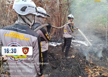 Satgas Aman Nusa II Padamkan Karhutla Seluas 1 Hektare di Kubu Raya