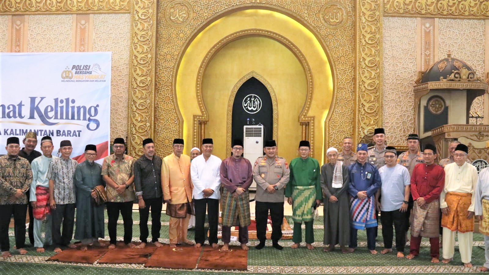 *Jumat Keliling di Masjid Mujahidin, Kapolda Kalbar Ajak Masyarakat Cegah Bullying dan Tangkal Hoaks