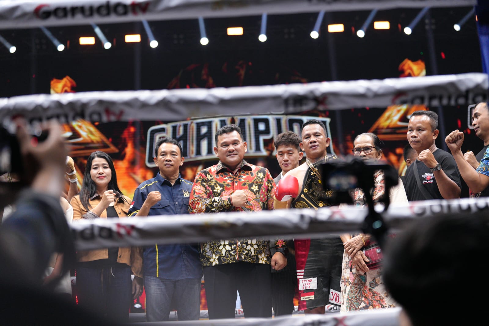 Kapolda Kalbar Serahkan Sabuk Emas dan Saksikan Kemenangan Daud Yordan di Kejuaraan Tinju Internasional ABF 2026