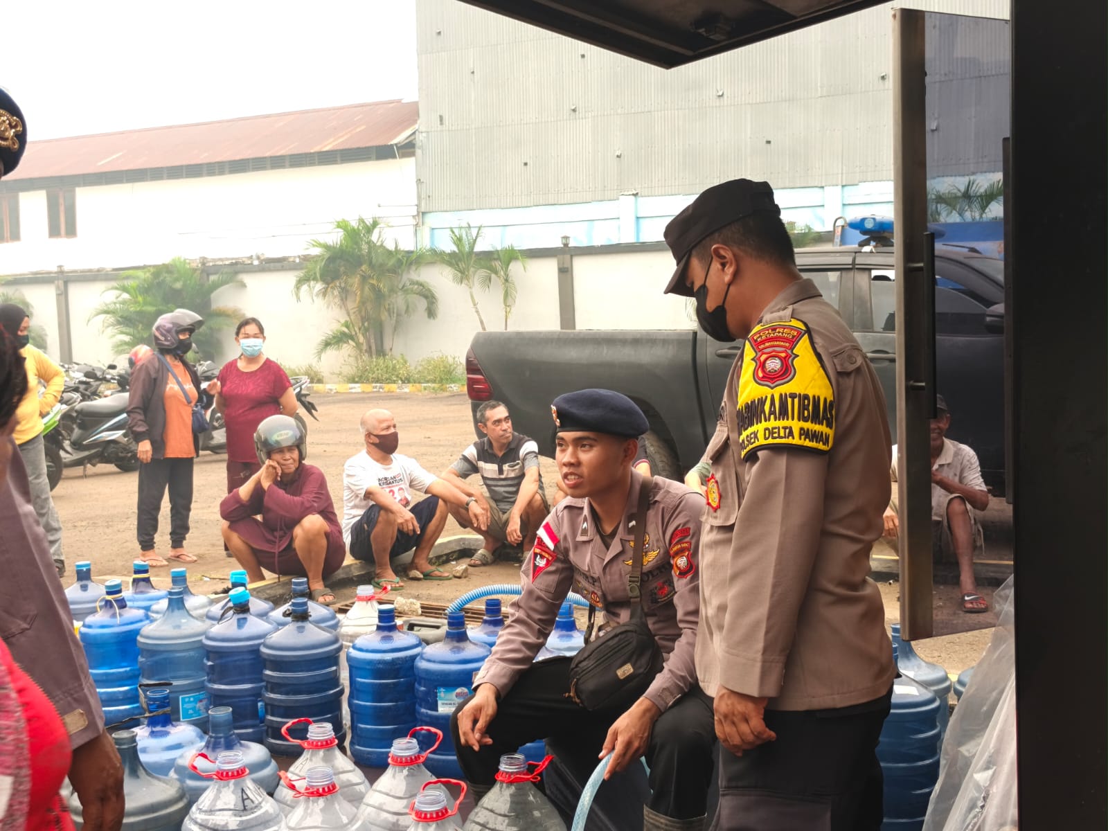 Polres Ketapang Dukung Penyaluran 16 Ribu Liter Air Bersih untuk Warga Terdampak Kemarau