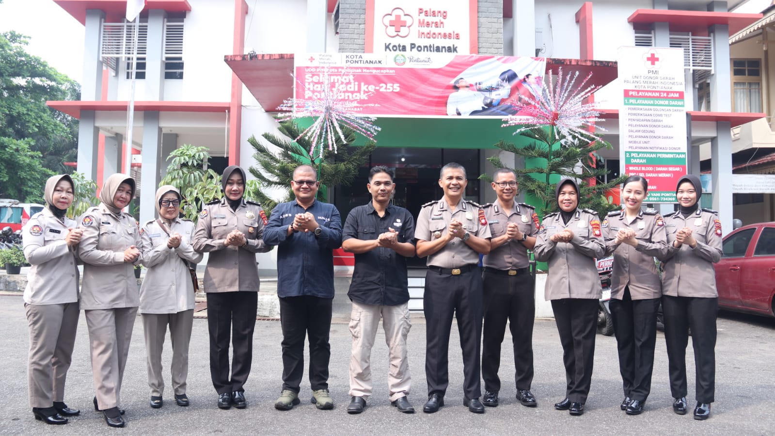 Hari Jadi ke-75 Humas Polri, Bidhumas Polda Kalbar Ajak Personel Berbagi Lewat Donor Darah