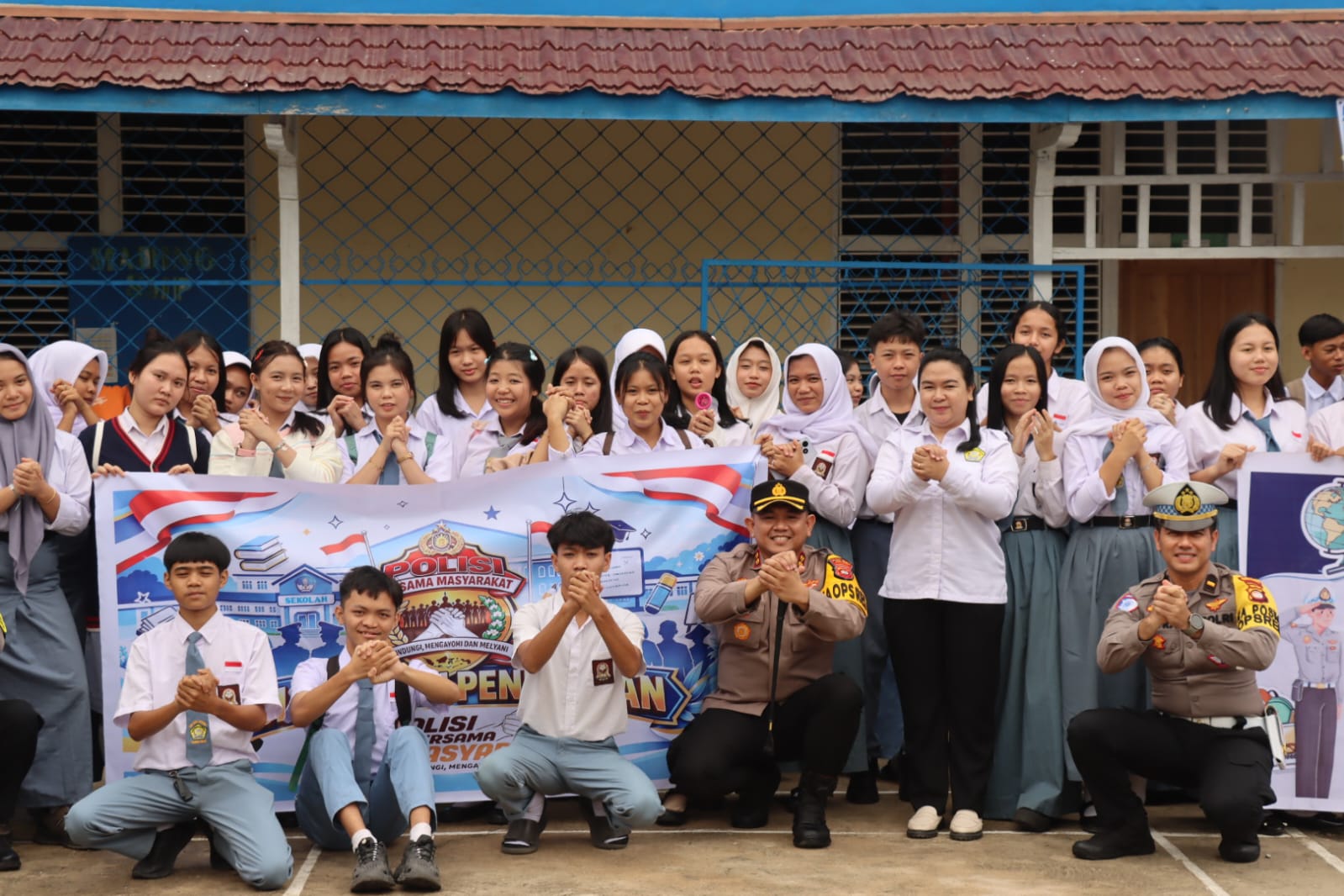 Wujud Nyata Polisi Peduli Pendidikan, Polres Melawi Sambangi SMA Bina Kusuma